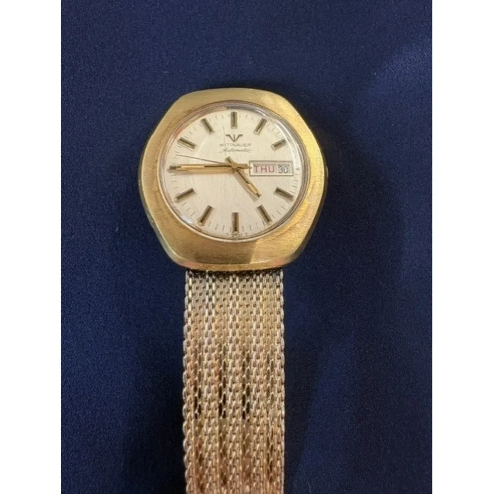 Vintage Wittnauer Automatic Gold Tone Mesh Bracelet Day Date Watch